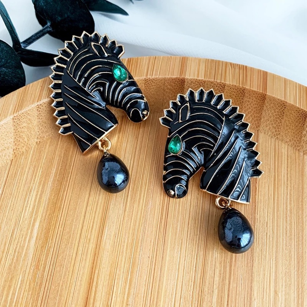 Zara Zebra Chunky Chandelier Gold Black  Earrings - Picture 13 of 16